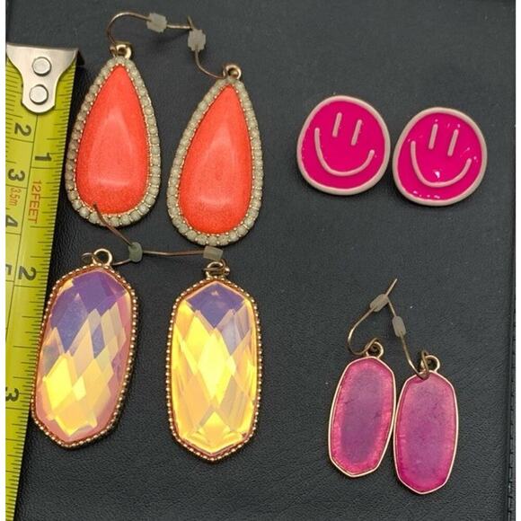 Lot Of 4 Pairs Of Bright Sparkly Fun Earrings - Picture 3 of 3